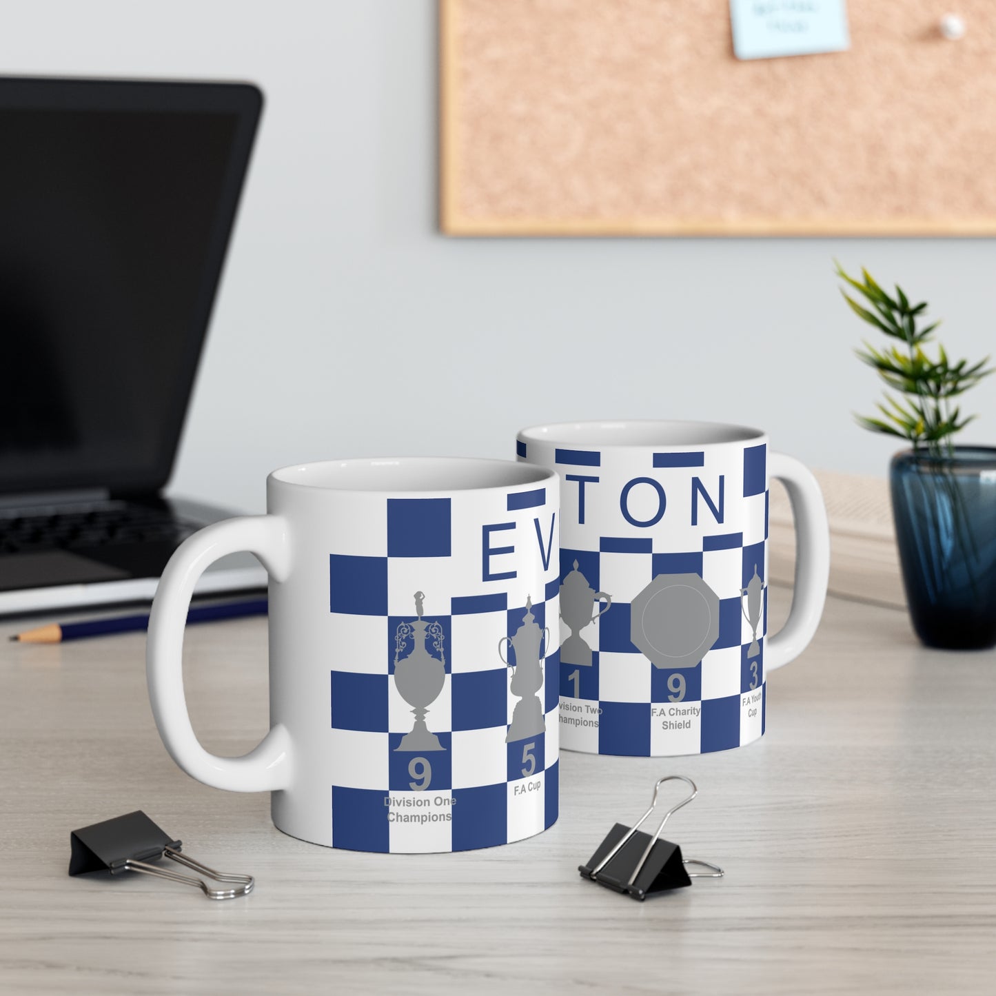 Everton Blue & White Chequered Trophies Mug