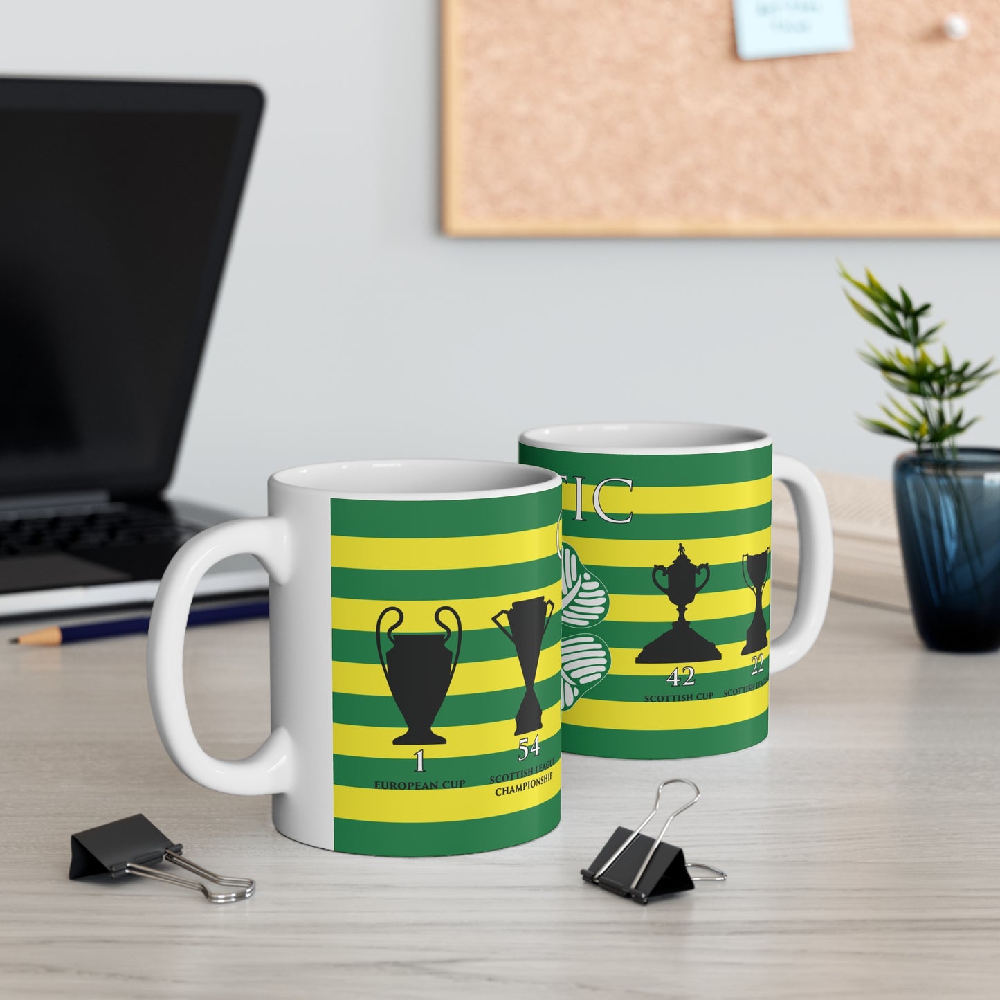 Celtic Trophies & Clover Mug - Yellow Hoops