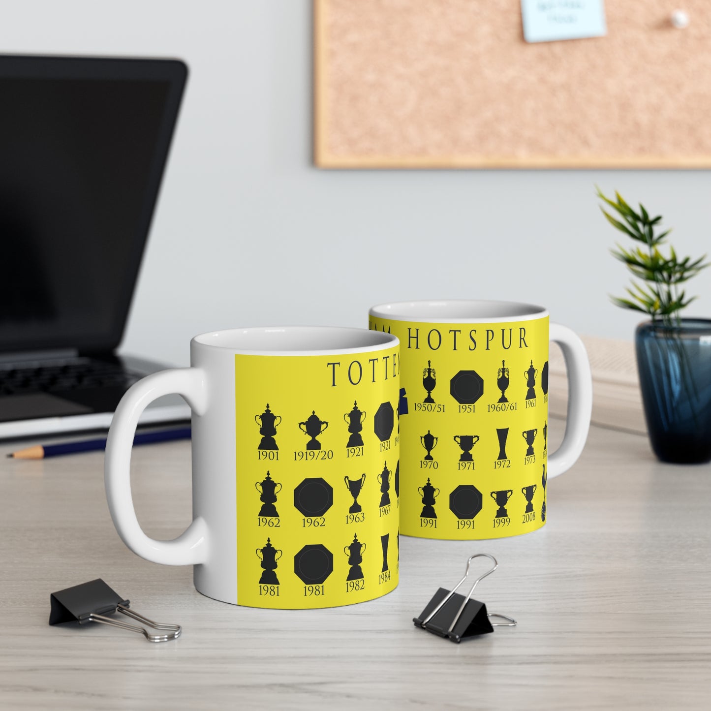 Tottenham Hotspur Trophies Collection & Cockerel Mug - Yellow