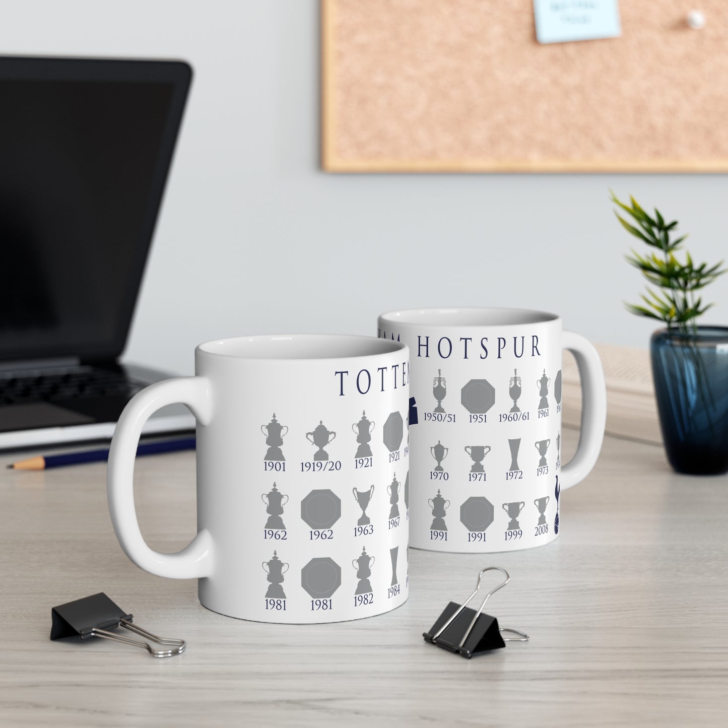 Tottenham Hotspur Trophies Collection & Cockerel Mug - White