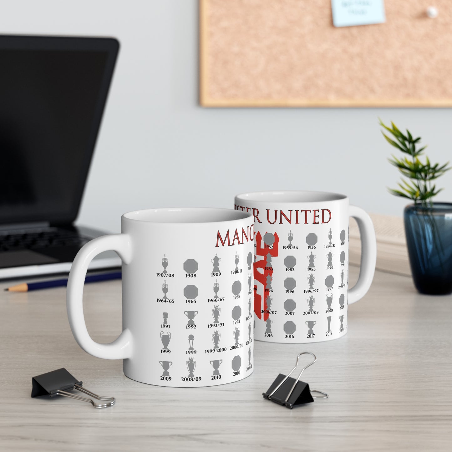 Manchester United Trophies Collection & Devil Mug - White